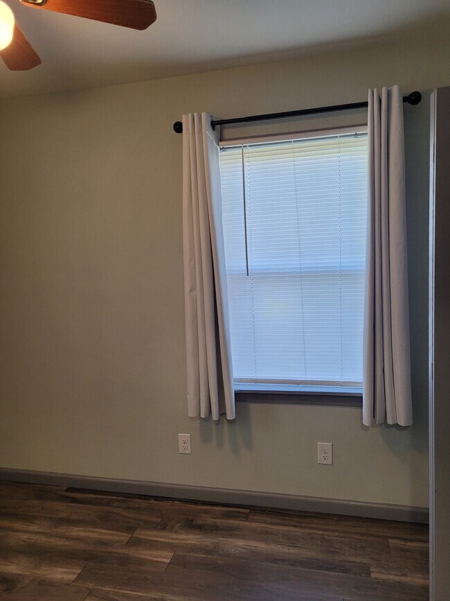 Building Photo - 127 Boston Ct