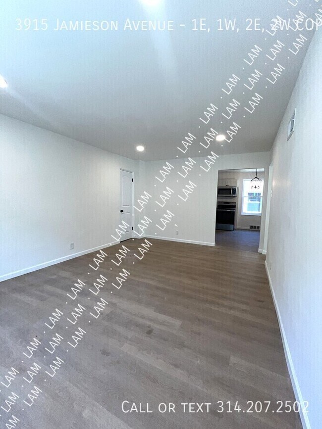 Building Photo - 3915 Jamieson Ave