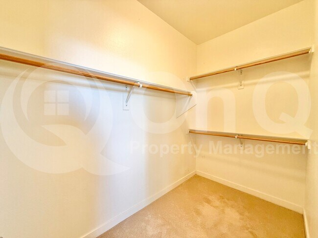 Building Photo - 17850 N 68th St