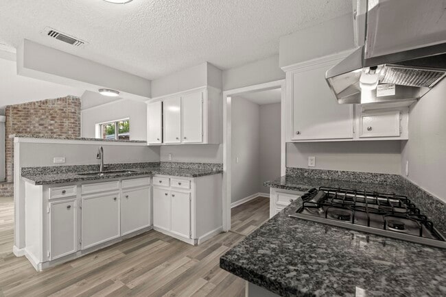 Building Photo - 3808 Corto St