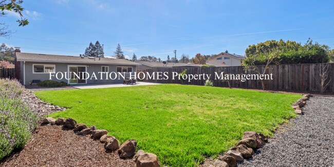 Building Photo - 151 Kenwood Ct