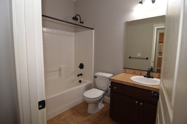 Building Photo - 21524 SW Parkin Ln