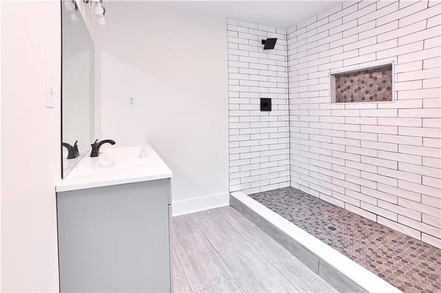 Building Photo - 184 Scott St NW