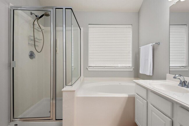 Building Photo - 26873 Armor Oaks Dr