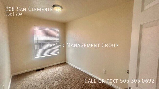 Building Photo - 208 San Clemente Ave