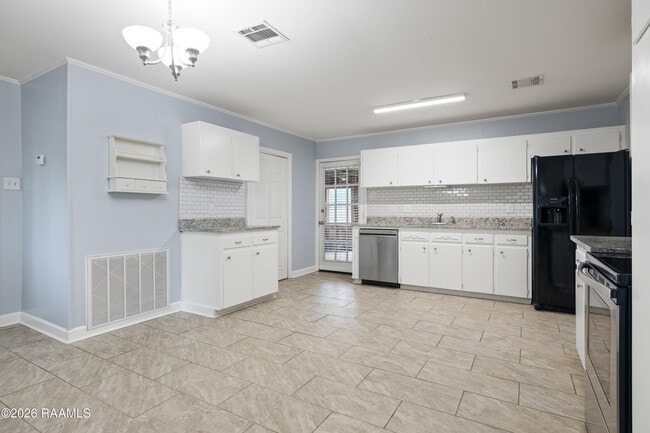 Building Photo - 119 Gordon Crockett Dr