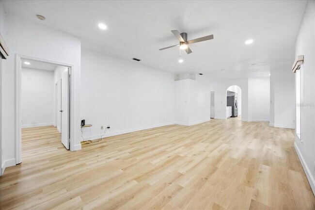 Building Photo - 5802 Parkview Point Dr