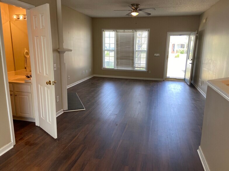 Building Photo - 1671 Heyford Cir NW