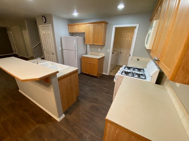 Building Photo - 1480 Del Rio