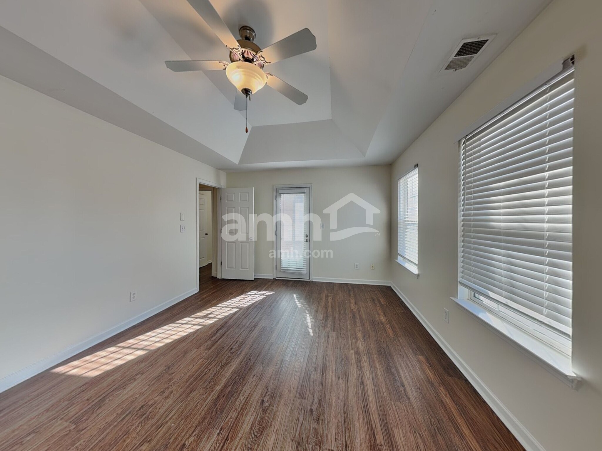 Building Photo - 4669 Liberty Square Dr