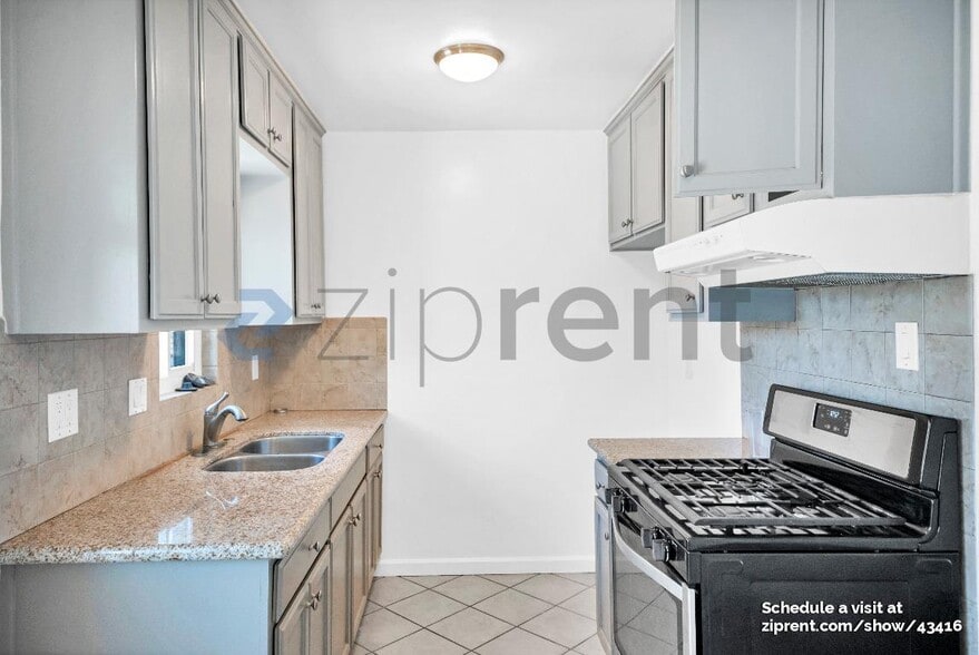Building Photo - 837 S Sierra Vista Ave