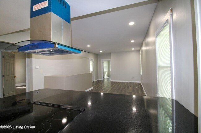 Building Photo - 4608 Cliff Ave