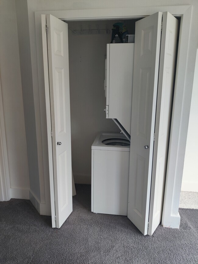 Building Photo - 123 Queen Anne Ave N