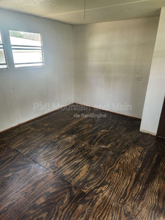 Building Photo - 9 Grateful Way