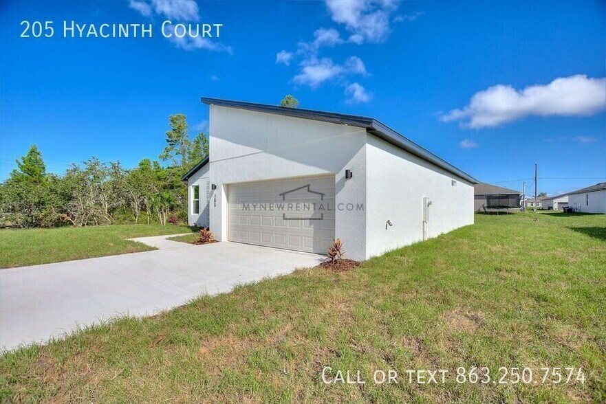 Building Photo - 205 Hyacinth Ct