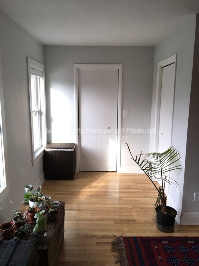 Building Photo - 5619 E Liberty Blvd