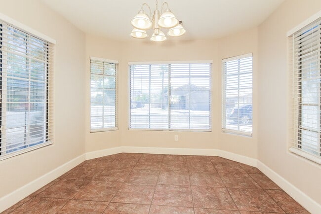 Building Photo - 3320 W Glass Ln