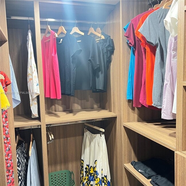 Building Photo - 9 Island Ave