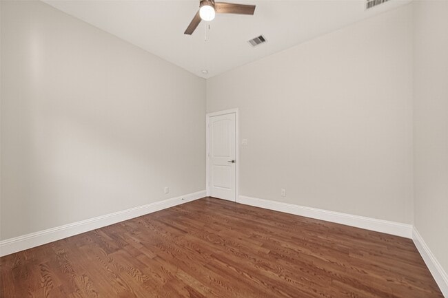 Building Photo - 2211 Silverbonnet St