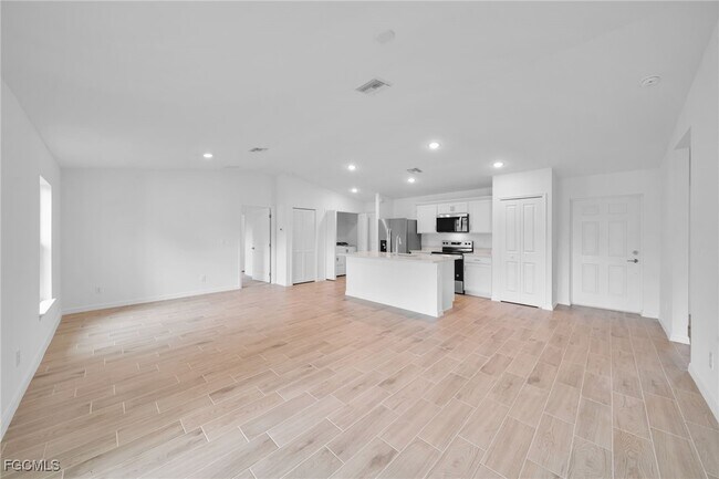 Building Photo - 3010 11th St SW