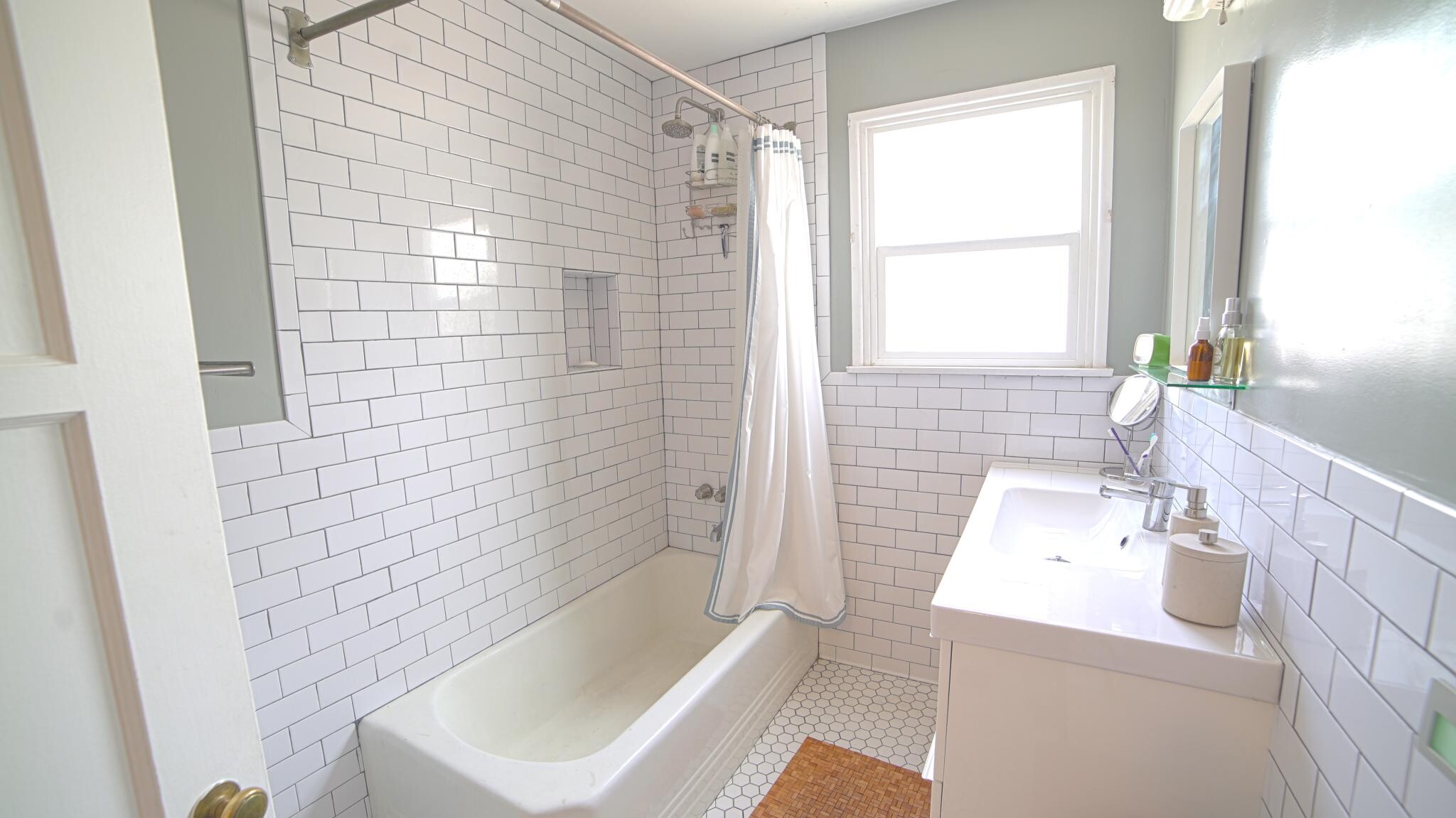 Bath - 415 S Ave 56