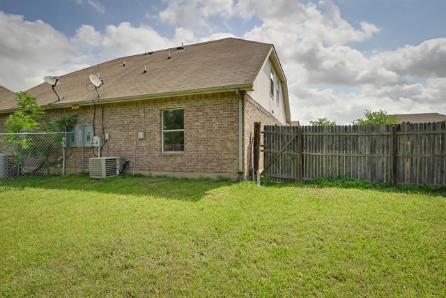 Building Photo - 404 Kings Way Dr