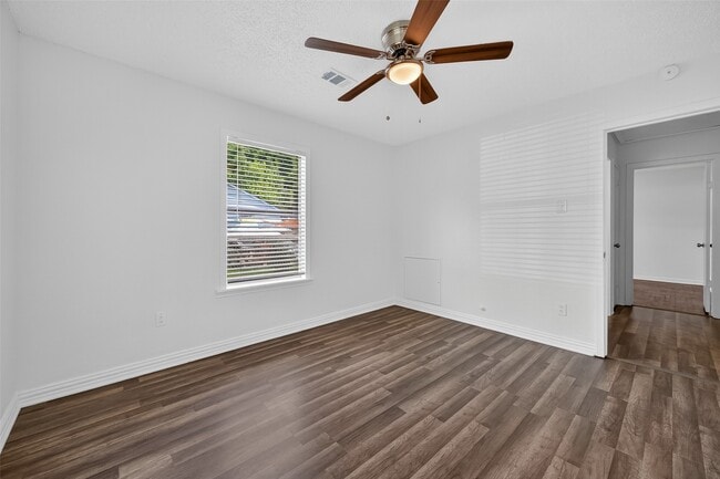 Building Photo - 7021 Oleander Ln