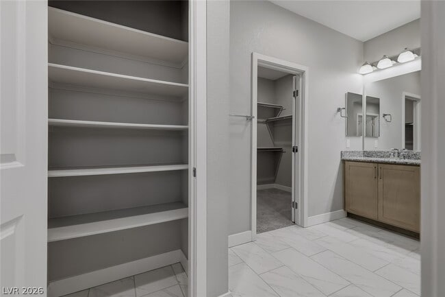 Building Photo - 11 Flora Sagio Ave