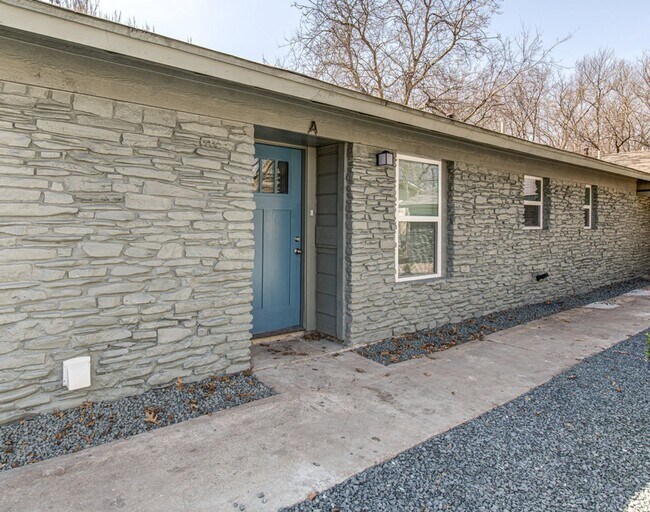Building Photo - 5706 Gloucester Ln