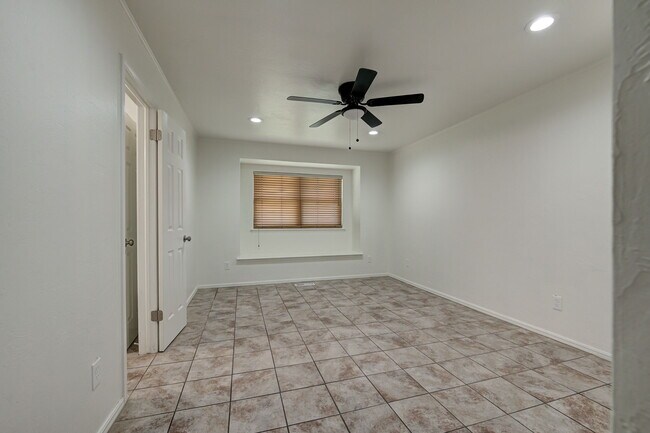 Building Photo - 4012 NW 62nd Terrace