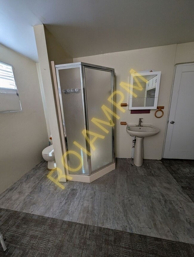 Building Photo - 2525 Falls Ave E