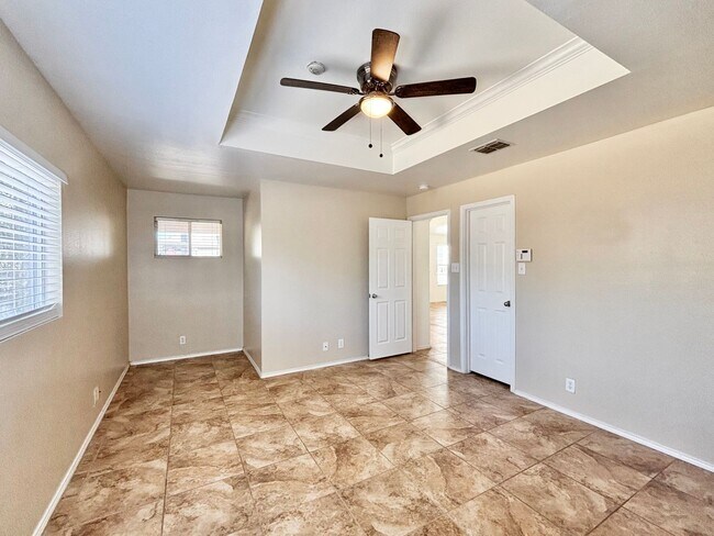 Building Photo - 25347 Longbranch Run