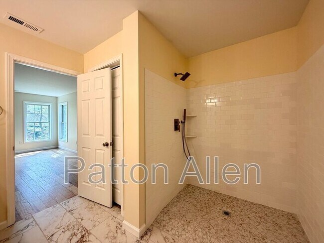 Building Photo - 6 Providence Rd