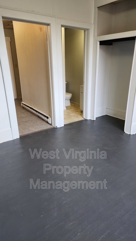 Building Photo - 422 City Ave