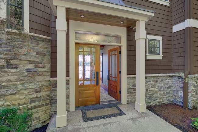 Building Photo - 3bd/3.75ba Sammamish Home