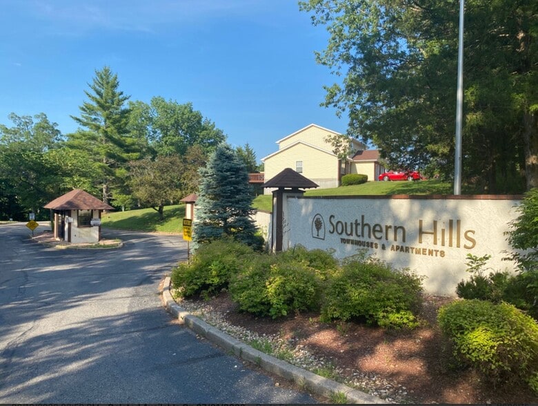 Interior Photo - Southern Hills Townhouses &amp; Apartments, LLC