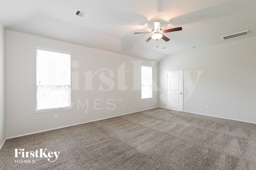 Building Photo - 4711 Creekside Hvn Trl