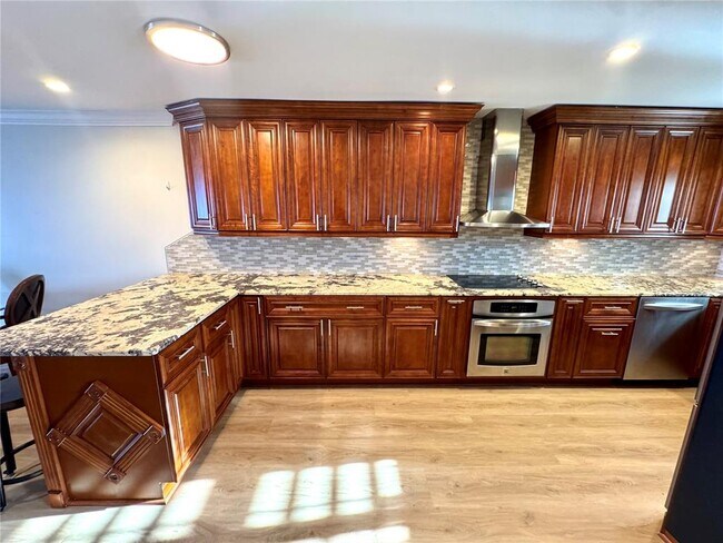 Building Photo - 4974 Coquina Key Dr SE