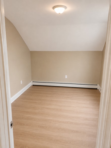 Building Photo - 748 Atwells Ave