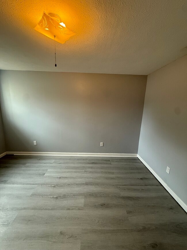 Building Photo - 1815 Tennyson Dr