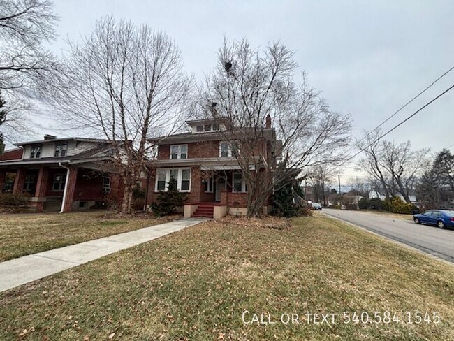 Building Photo - 1901 Avon Rd SW