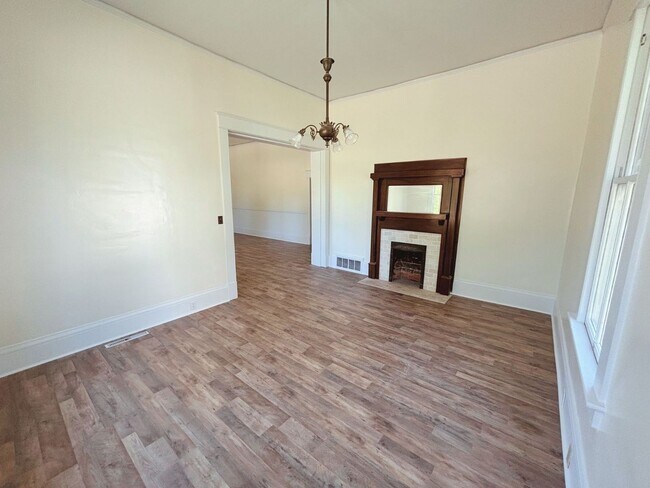 Building Photo - 114 Forest Ave