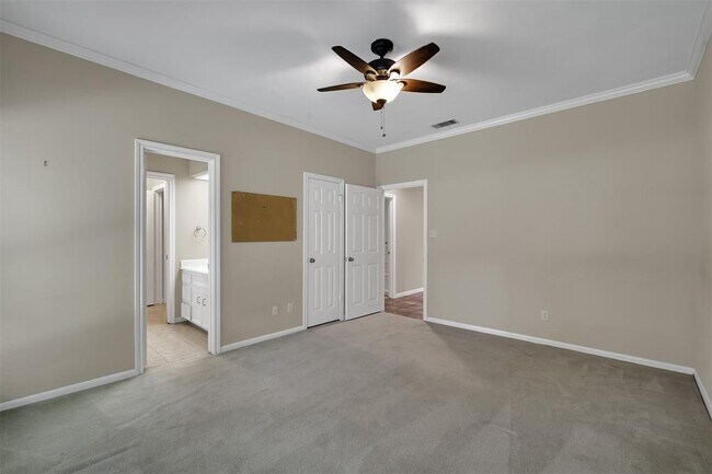 Building Photo - 3303 Pine Chase Dr