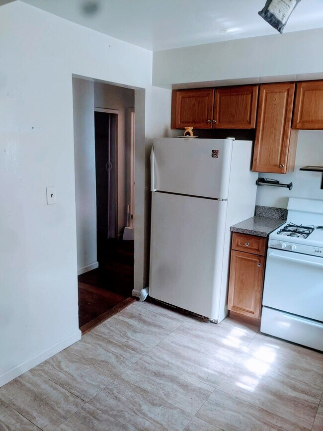 Building Photo - 983 Rathbun Ave