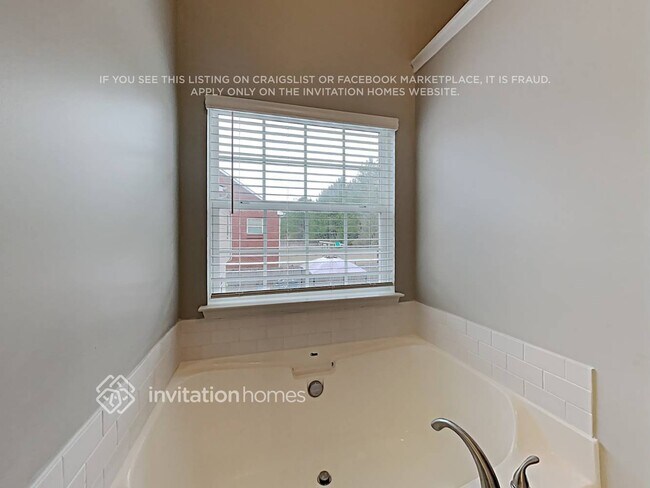 Building Photo - 185 Addy Ln
