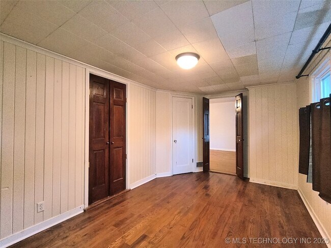 Building Photo - 3530 E 23rd St