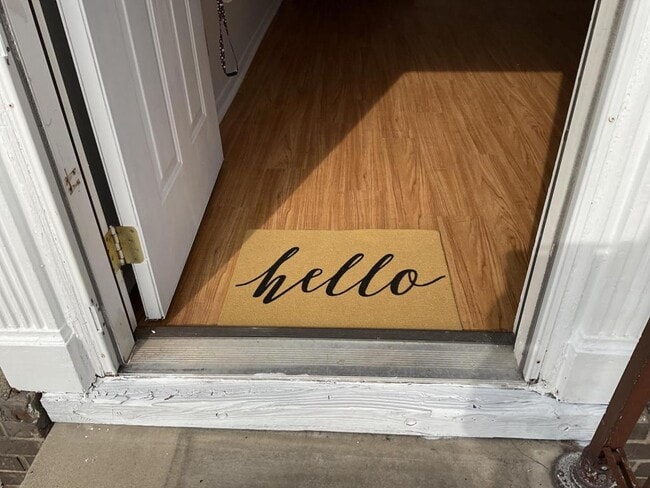 Building Photo - 540 Briar Manor