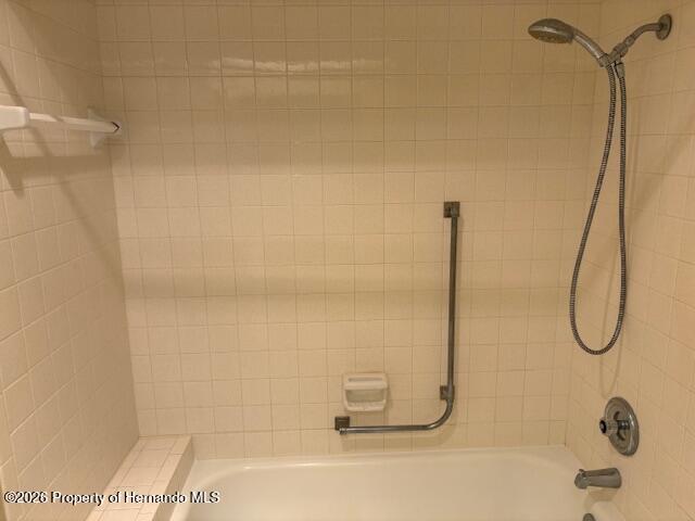 Building Photo - 6165 Chesham Dr