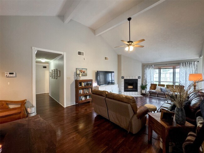 Building Photo - 2909 Laurelridge Dr