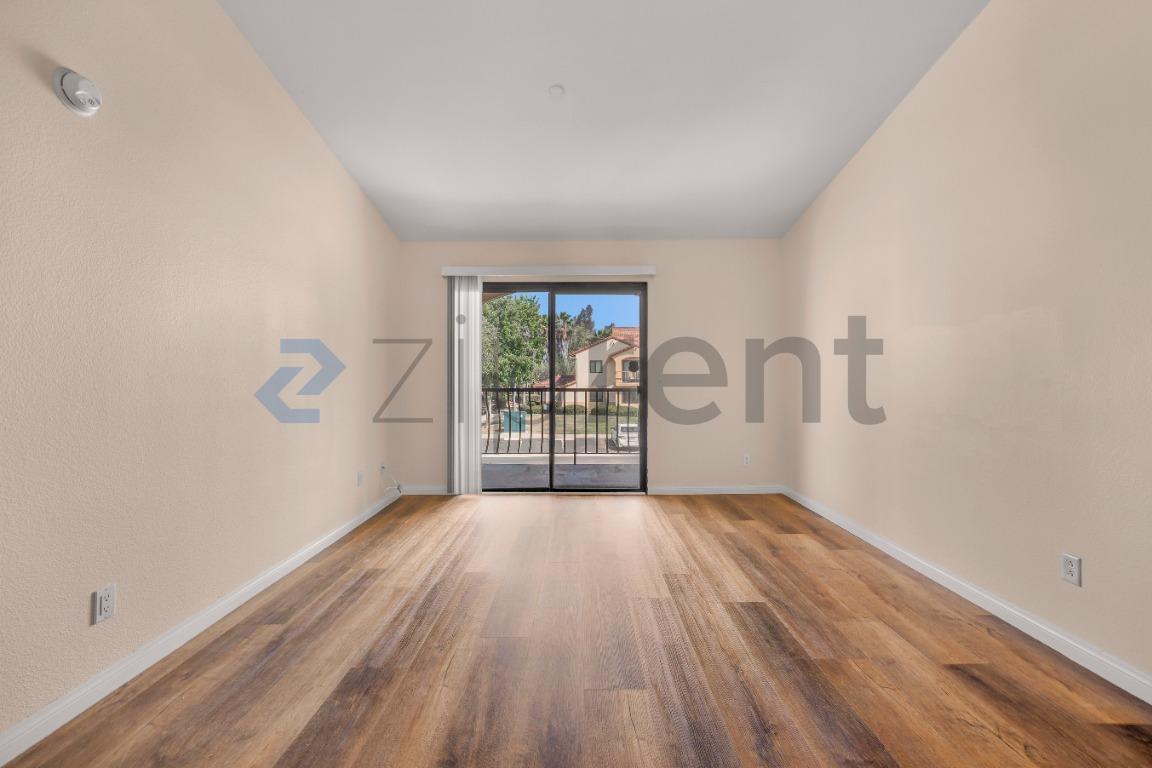 Building Photo - Unit 1008